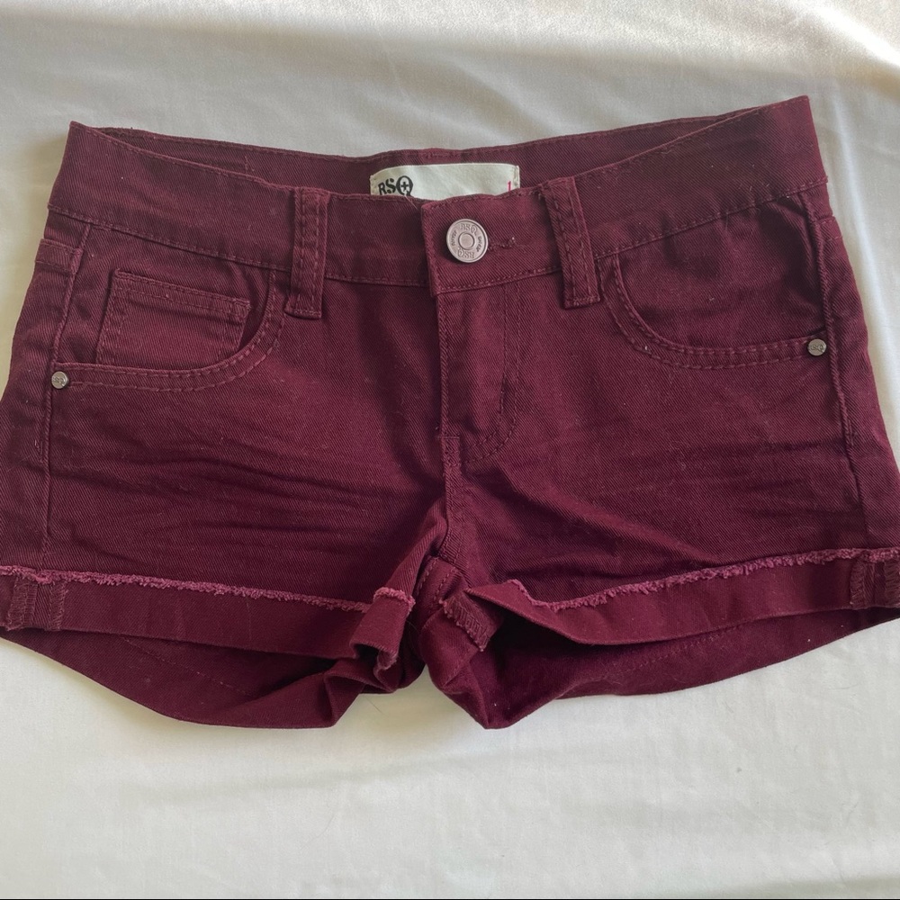 Low-Rise Burgundy Shorts